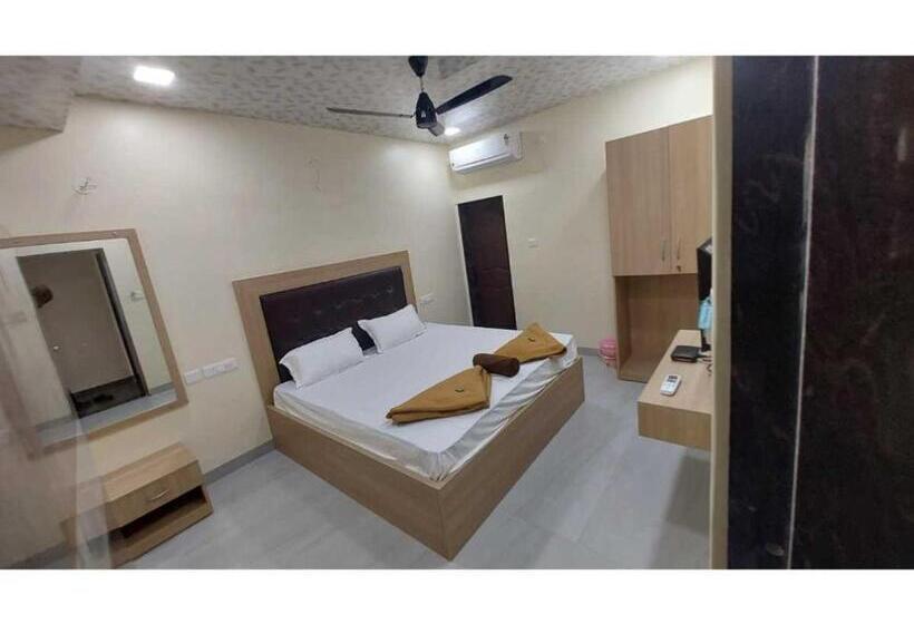 בית מלון כפרי Sushegad Guhagar Beach