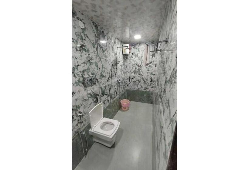 בית מלון כפרי Sushegad Guhagar Beach