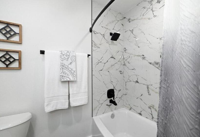 فندق The Lofts On Indian Point   Near Silver Dollar City