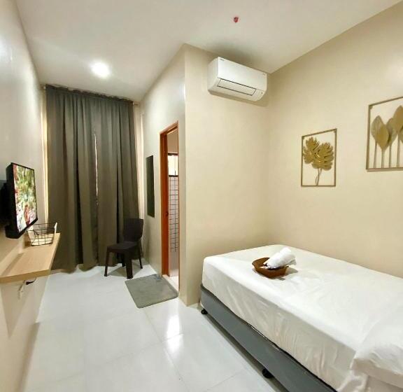 هتل Torres Traveller S Inn