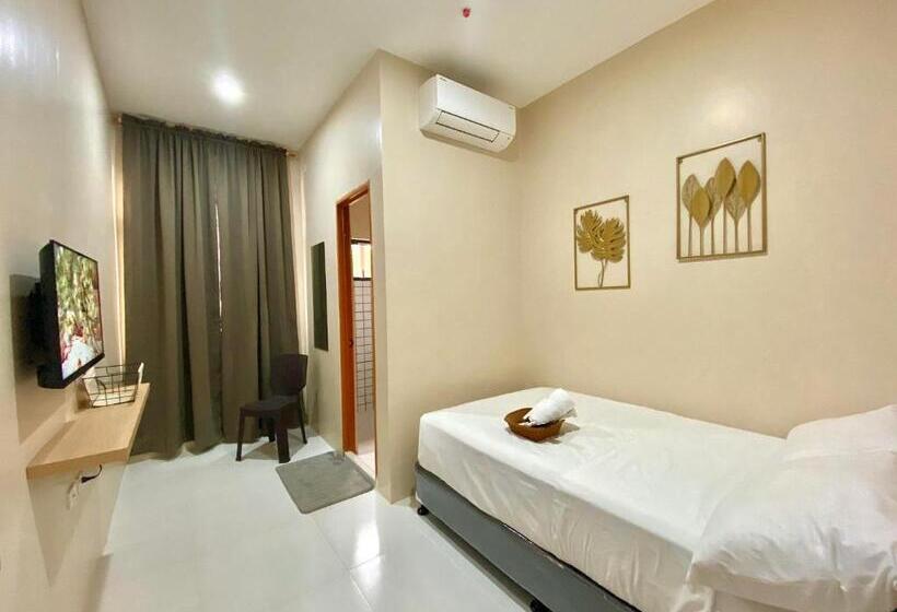 هتل Torres Traveller S Inn