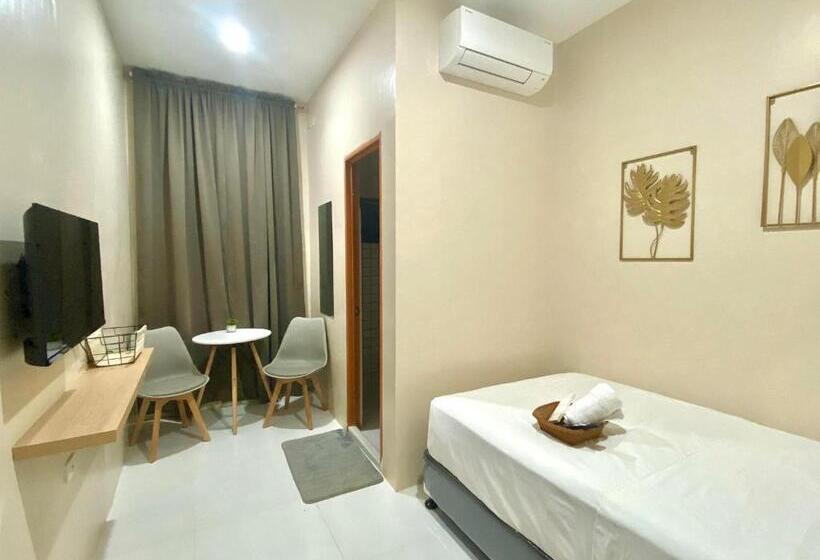 هتل Torres Traveller S Inn