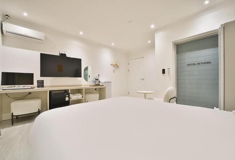 Отель Yeogiuhtte Gumi Indong 2