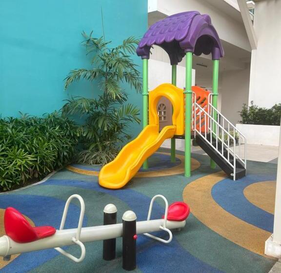 Zoe Studio Mesavirre