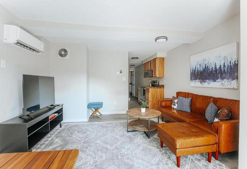 汽车旅馆  Camp Tidbit