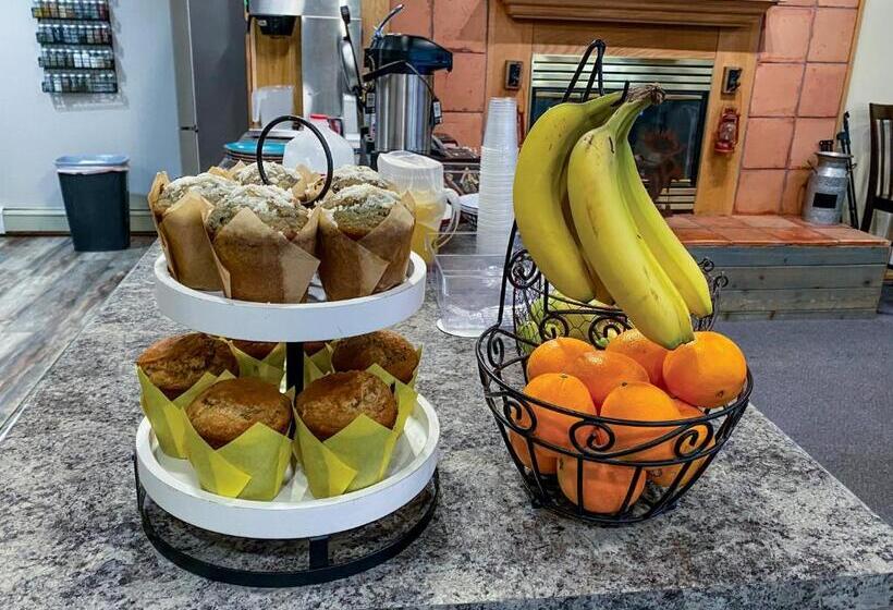 فندق على الطريق Down Home Lodge & Family Rv Resort