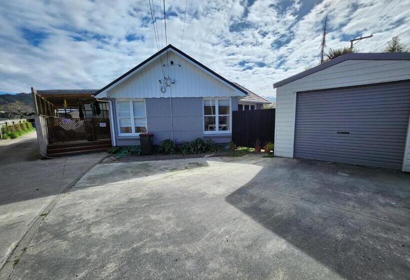 פנסיון Animal Friendly Kitchen + Parking