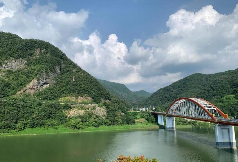 פנסיון Danyang Rio 127 Guesthouse