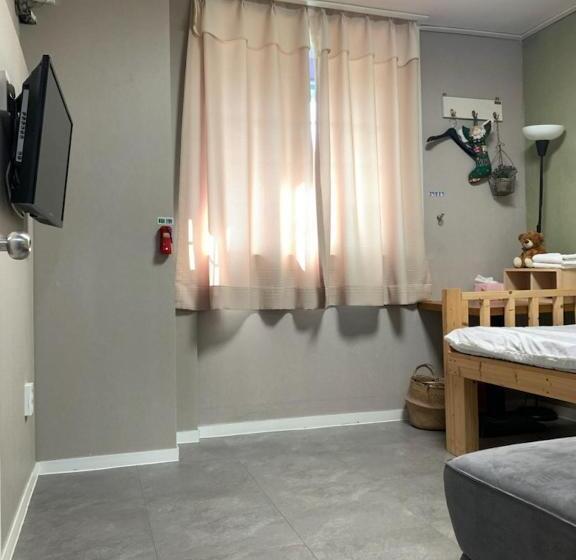 פנסיון Danyang Rio 127 Guesthouse