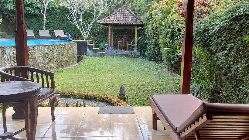 פנסיון Giri Carik