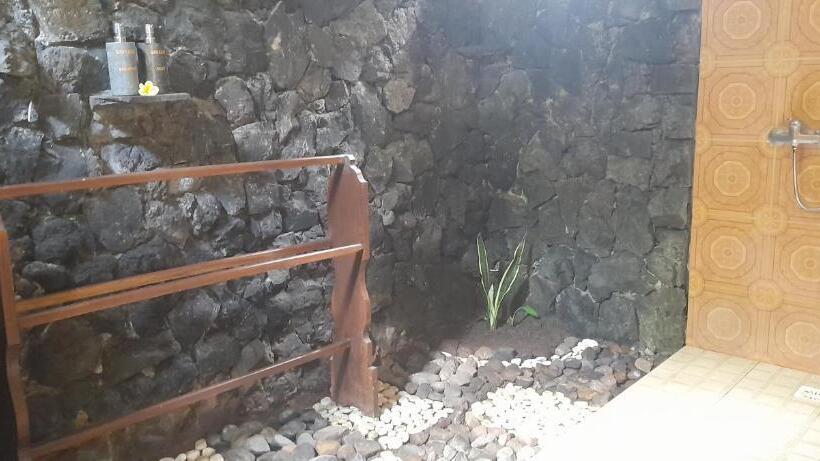 פנסיון Giri Carik