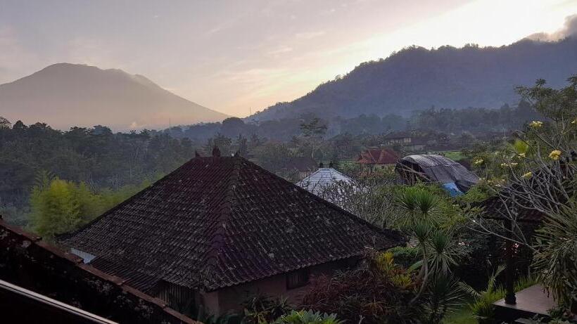 פנסיון Giri Carik