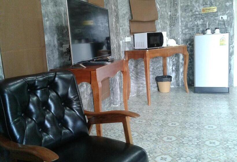 Пансион Green Tree Cottage