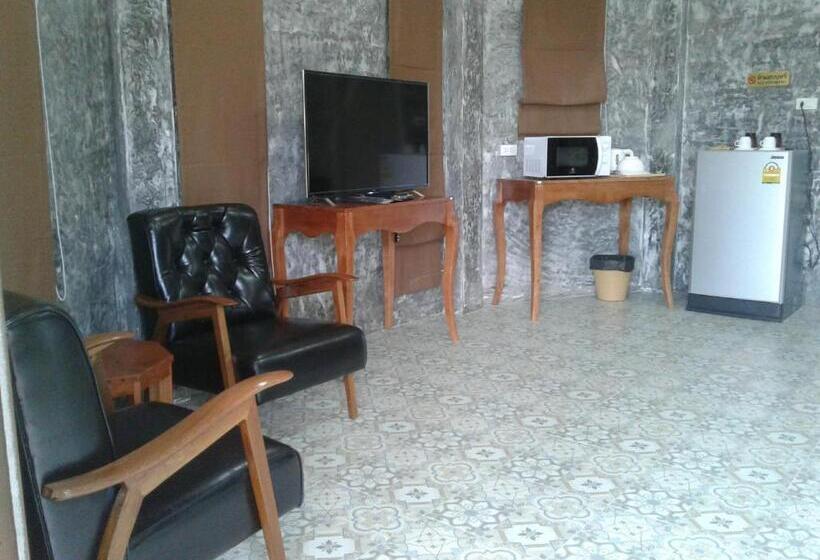 Пансион Green Tree Cottage