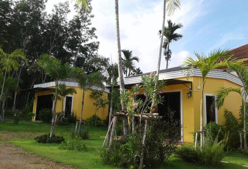 Пансион Green Tree Cottage