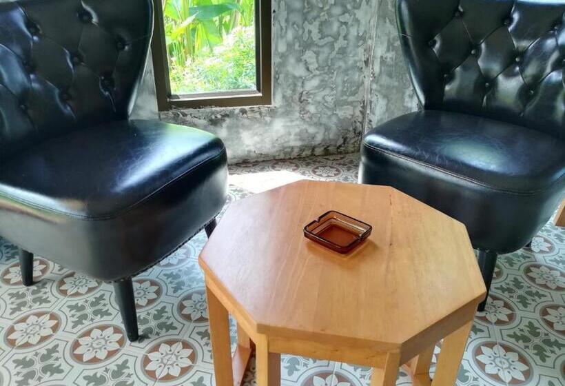 Пансион Green Tree Cottage