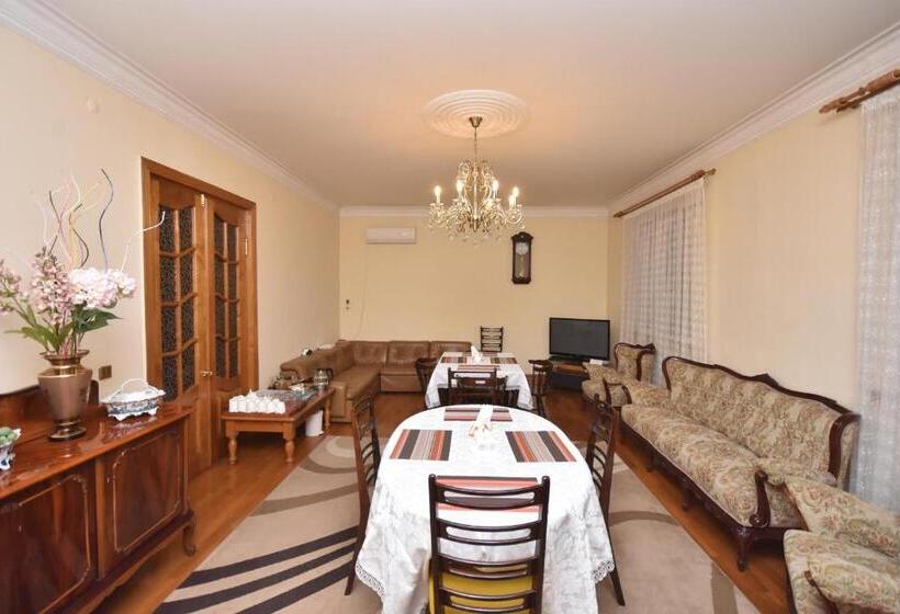 پانسیون Guest House Green House