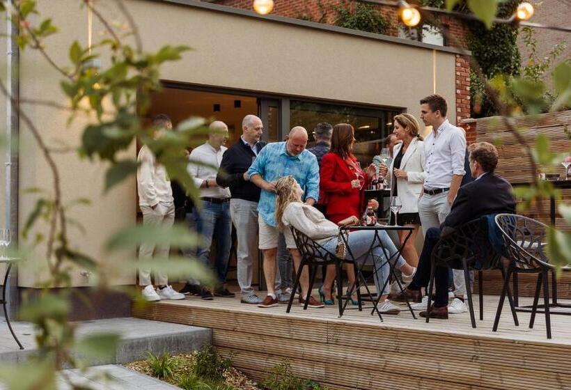 פנסיון Inova Guesthouse