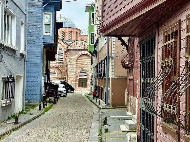 ペンション Melkan Otel Guest House