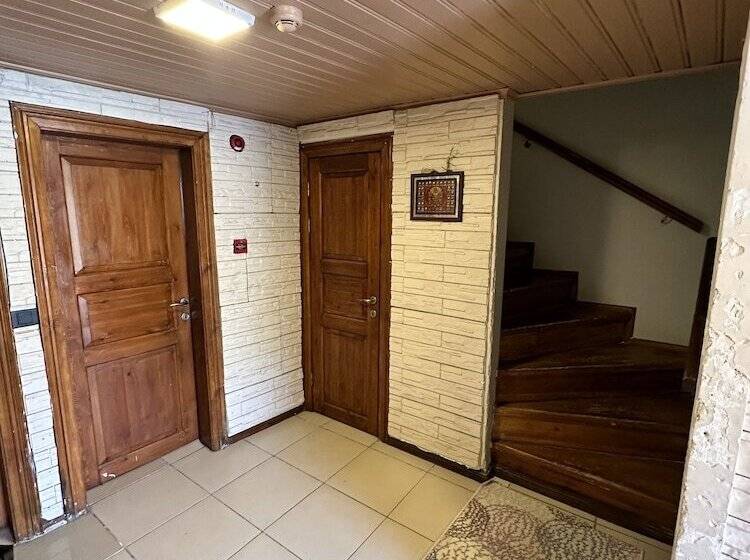 ペンション Melkan Otel Guest House