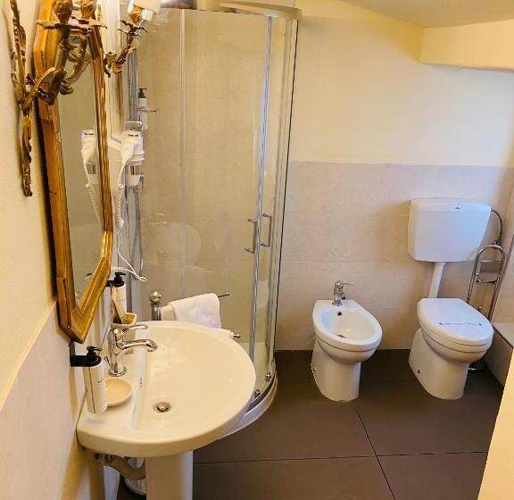 پانسیون Palazzo Lari Luxury Accommodation