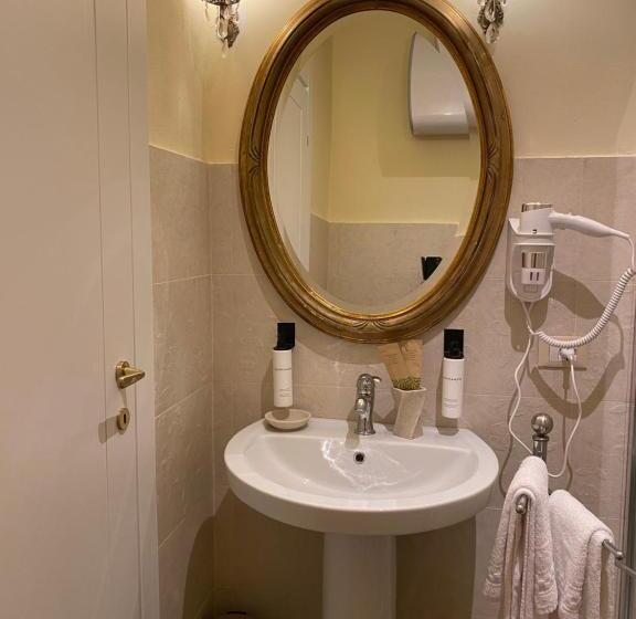 پانسیون Palazzo Lari Luxury Accommodation