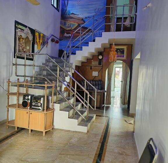 פנסיון Seeyarm Stay Omkar Villa