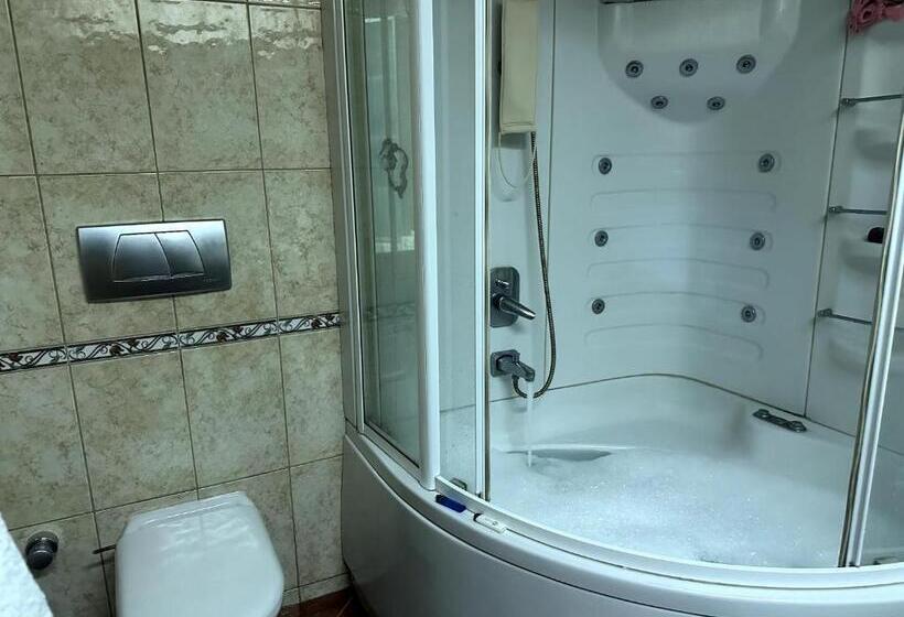 بنسيون Spacious And Airy , 5 Min Walk To Nişantaşı