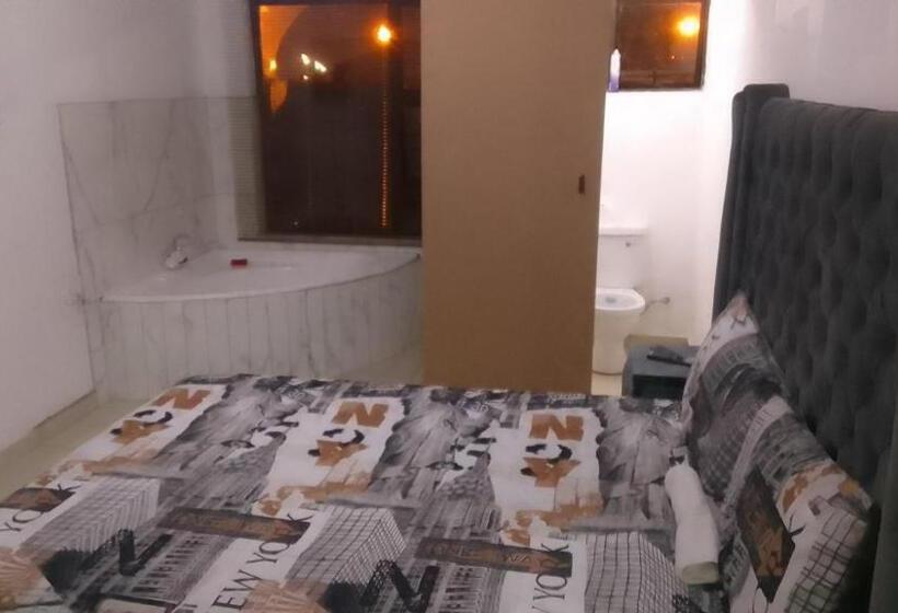 פנסיון Thiwani Guest House