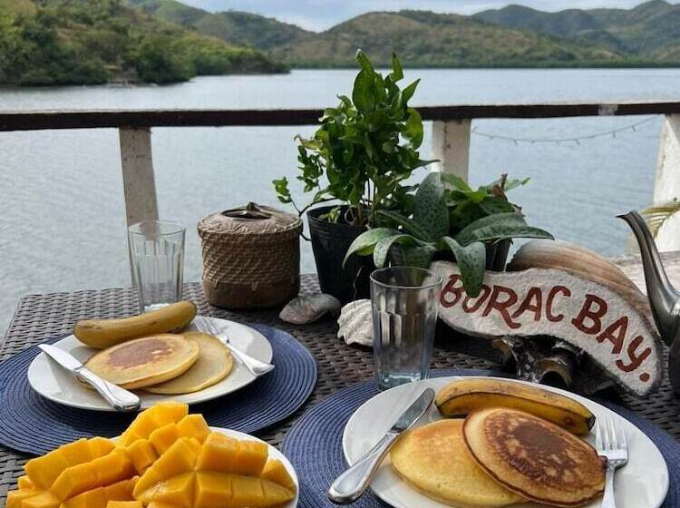 استراحتگاه Borac Bay View