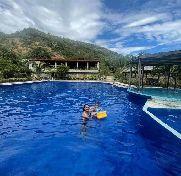 استراحتگاه Sevilleja S Farm Danglas Abra