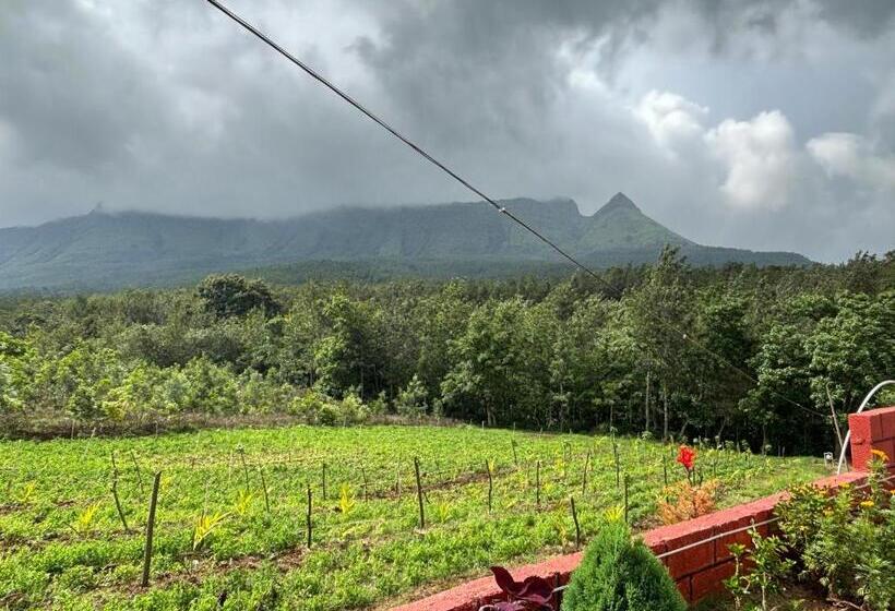 منتجع Siri Vismaya Home Stay