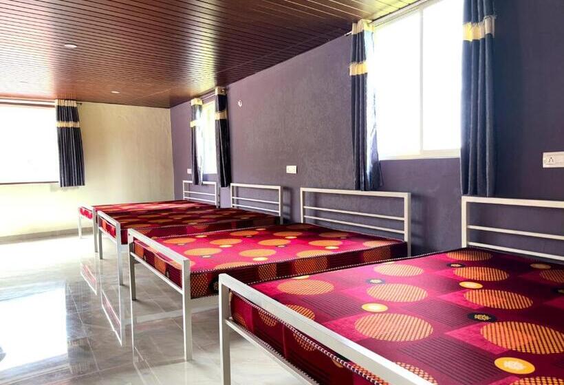 منتجع Siri Vismaya Home Stay