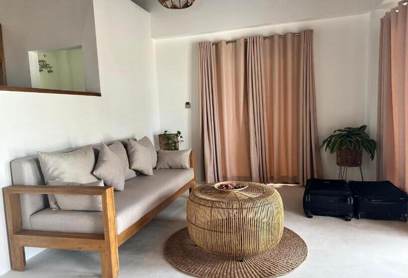 استراحتگاه Yapak Beach Villas