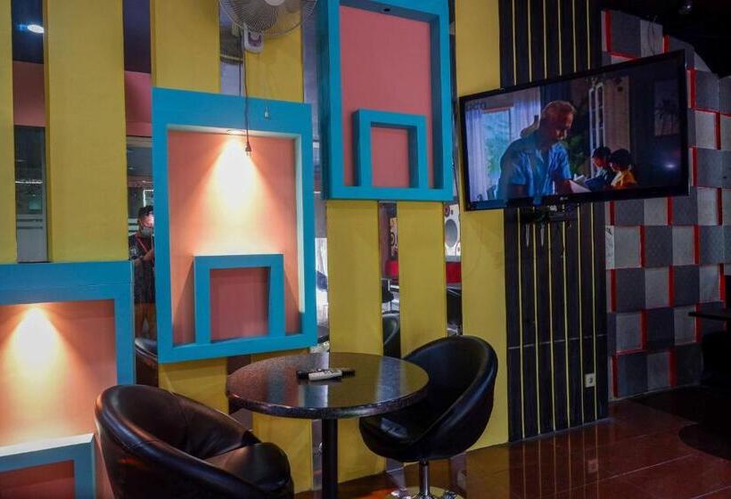 Sans Hotel International Surabaya