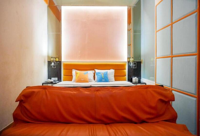 Sans Hotel International Surabaya