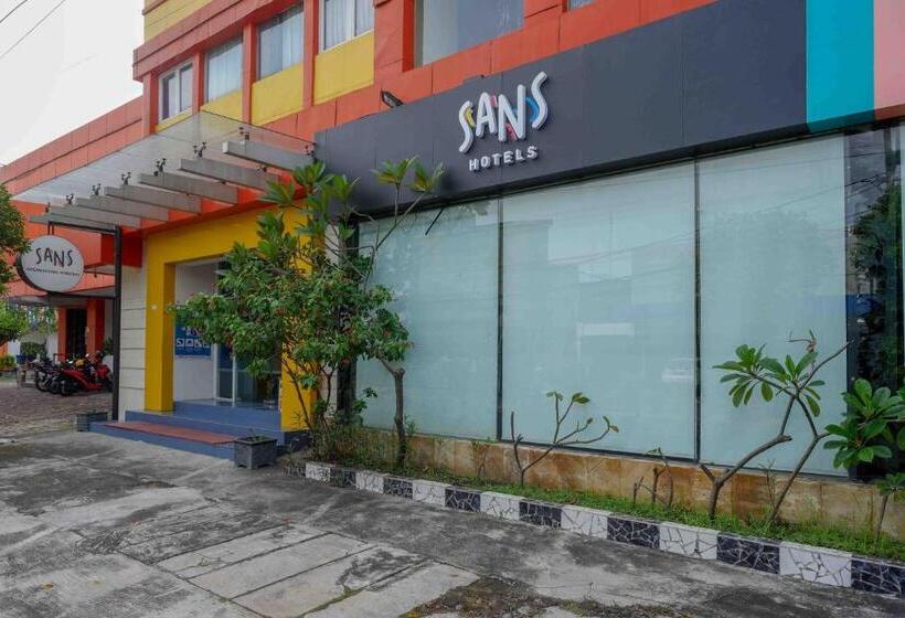 Sans Hotel International Surabaya