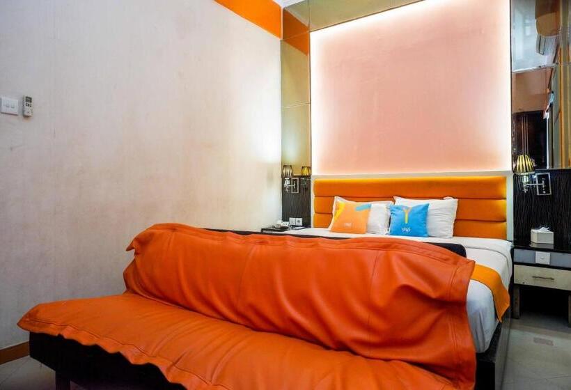 Sans Hotel International Surabaya