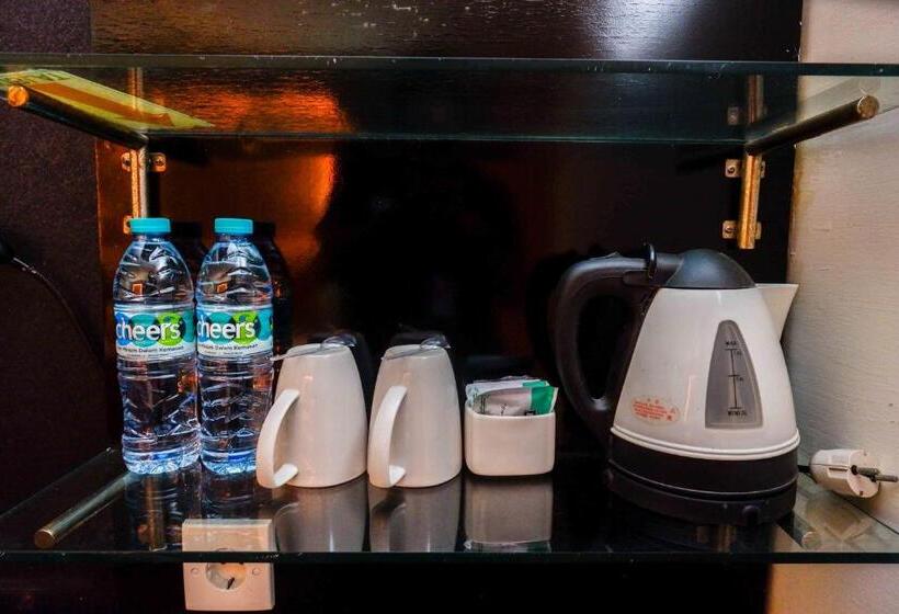 Sans Hotel International Surabaya