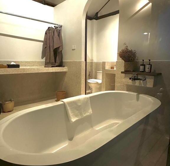 Utopua Resort ยูโทปัวว์ รีสอร์ท