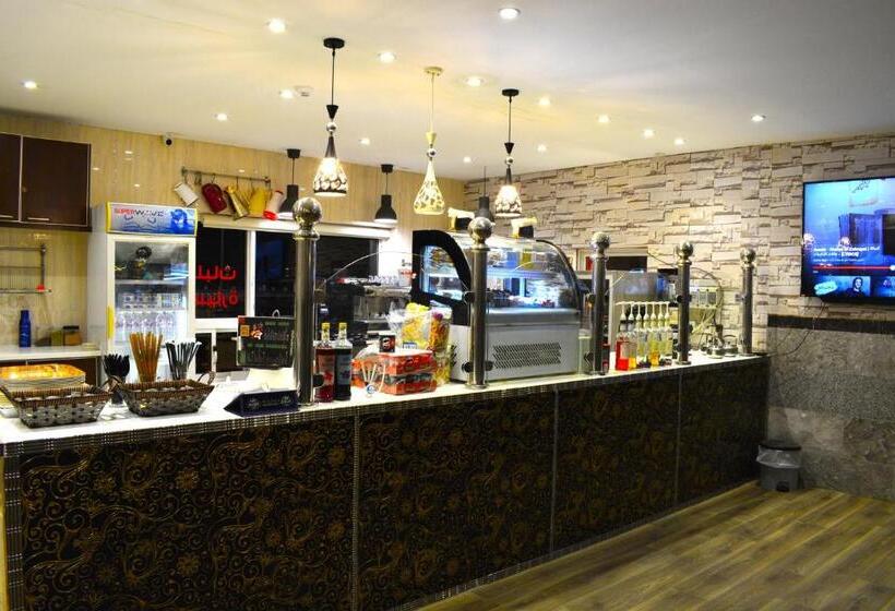 منتجع شاطئ العرب الرايس