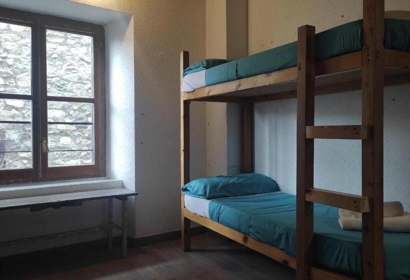 Albergue Tritón   Villanúa