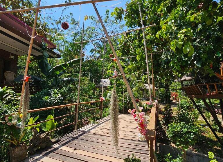 住宿加早餐  Rommai Forest Bungalows