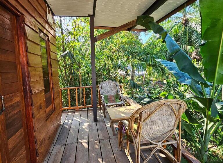 住宿加早餐  Rommai Forest Bungalows