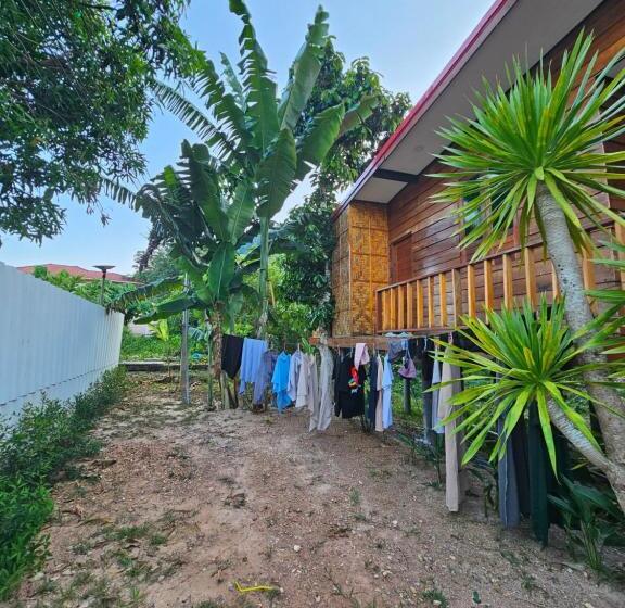 住宿加早餐  Rommai Forest Bungalows