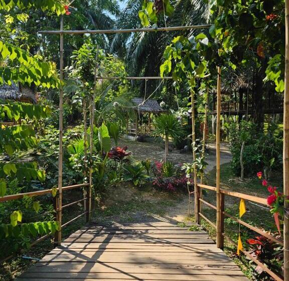 住宿加早餐  Rommai Forest Bungalows
