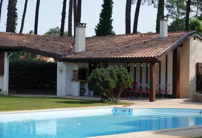 민박 La Villa Des 3 Pins