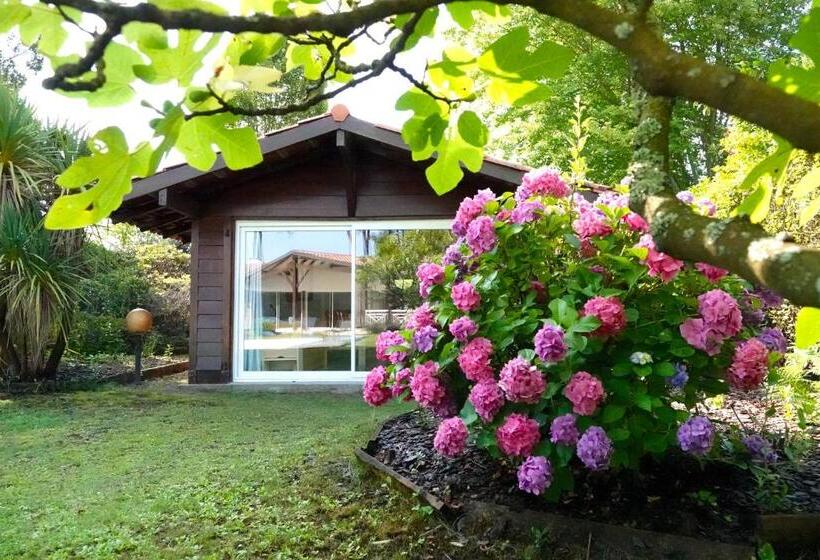 민박 La Villa Des 3 Pins