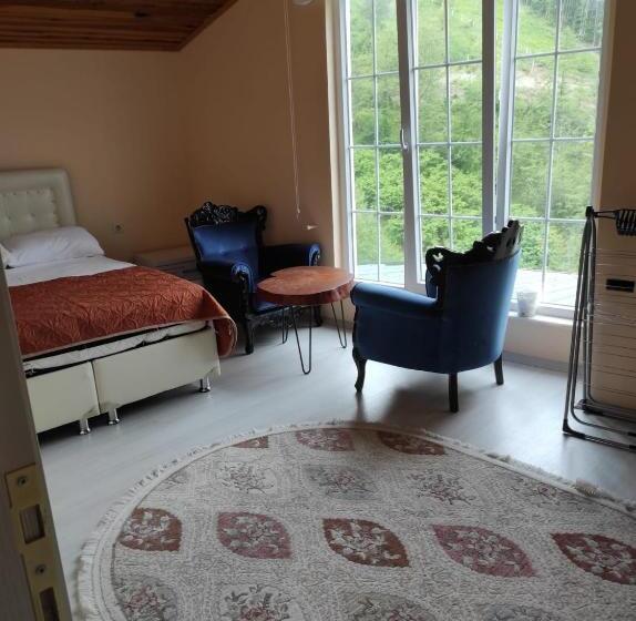 Bed and Breakfast Mahura Garden Bungalove