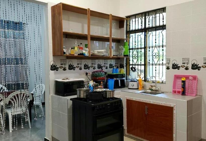 住宿加早餐 Maneno House